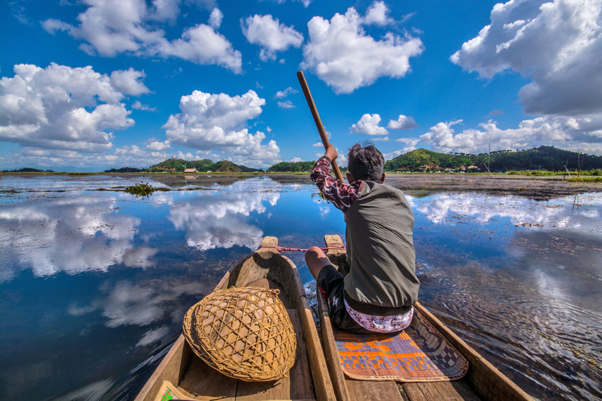 Lotak-sjön i Manipur