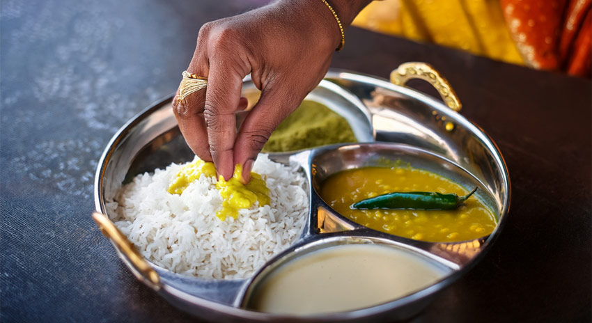 Mixing dal in the rice