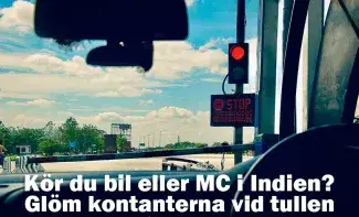 Bil som passerar vägtull med FastTag i Indien.